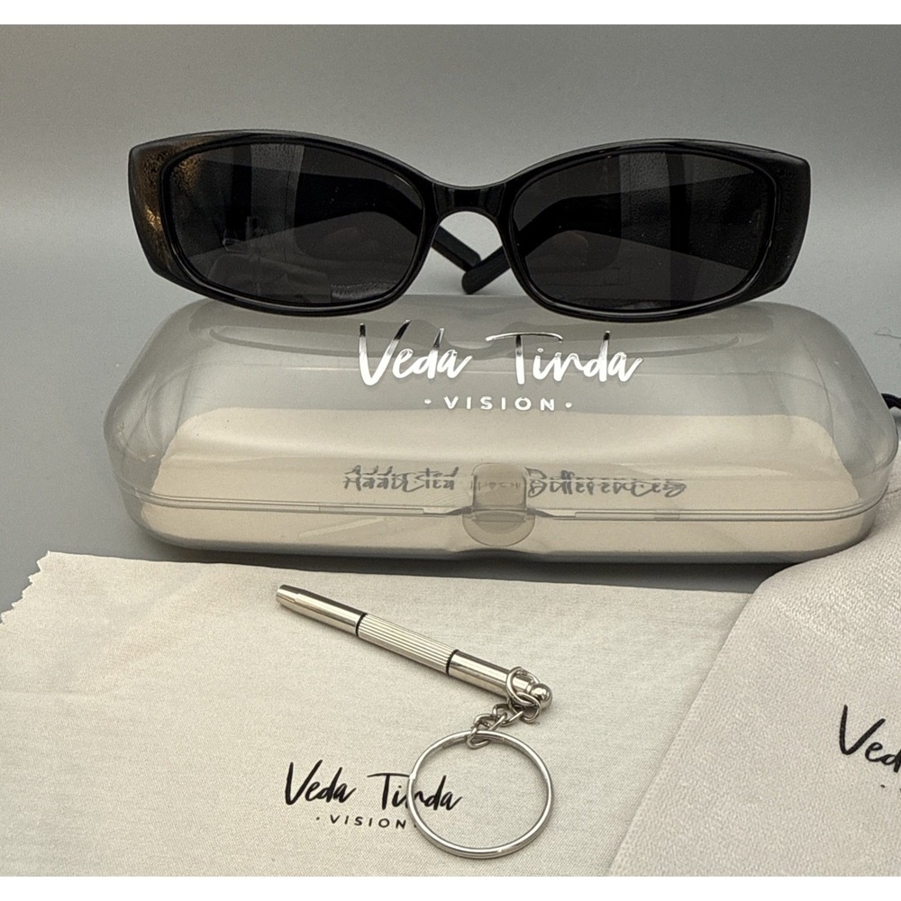VEDA TINDA HIP RETRO, BLACK CAT EYE SUNGLASSES STREETWEAR NWT & CASES 90's VIBE